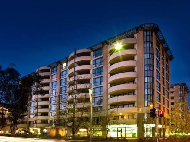 Adina Serviced Apartments Canberra James Court Экстерьер фото